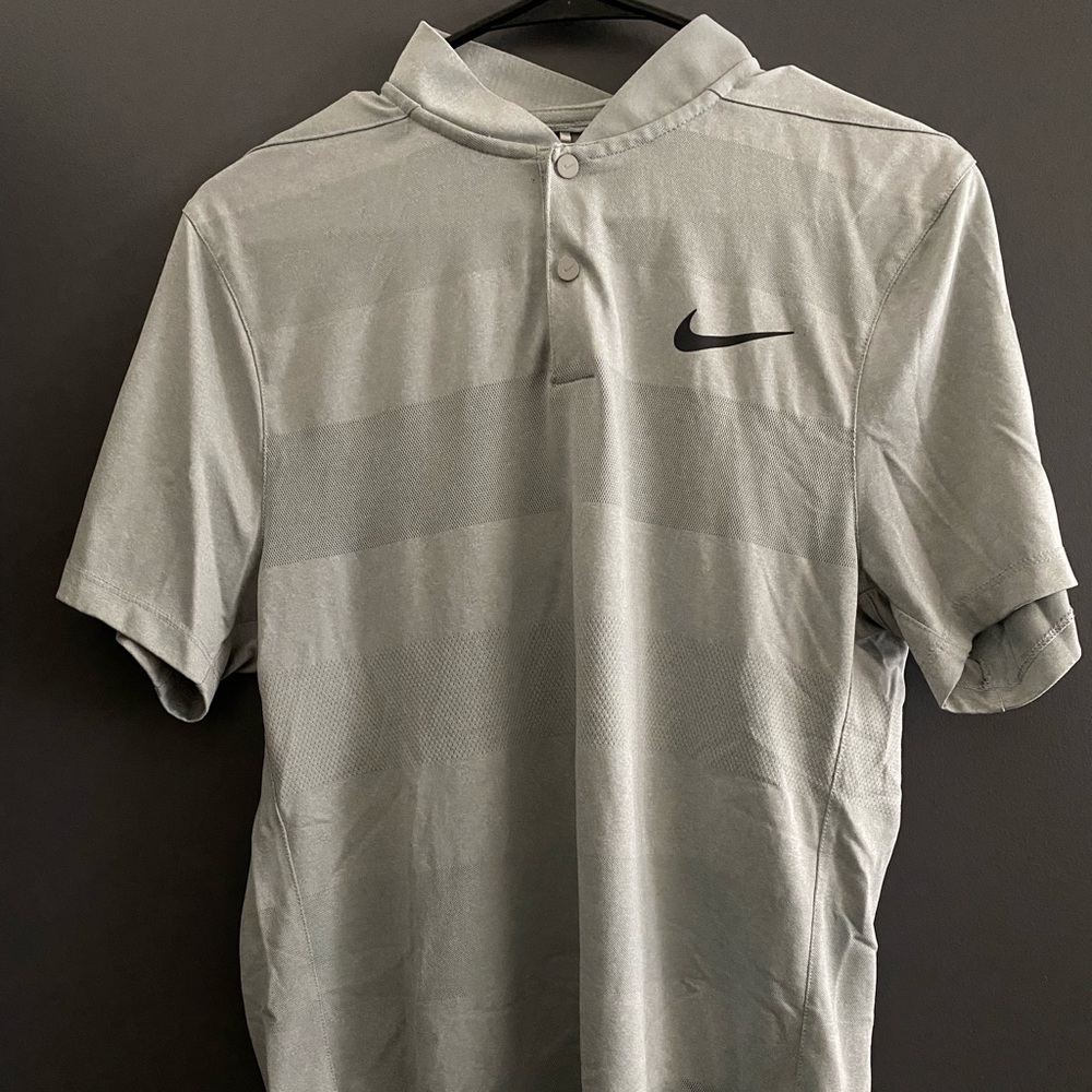 Nike Men’s Modern Fit Golf Polo SZ Medium